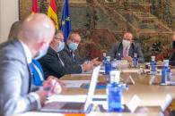 El vicepresidente de Castilla-La Mancha, José Luis Martínez Guijarro, y el consejero de Hacienda y Administraciones Públicas, Juan Alfonso Ruiz Molina, se reúnen con miembros de los grupos parlamentarios con representación en las Cortes