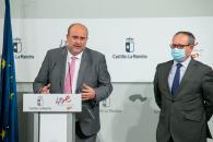 El vicepresidente de Castilla-La Mancha, José Luis Martínez Guijarro, y el consejero de Hacienda y Administraciones Públicas, Juan Alfonso Ruiz Molina, se reúnen con miembros de los grupos parlamentarios con representación en las Cortes