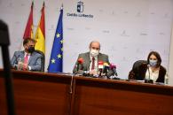 El vicepresidente de Castilla-La Mancha, José Luís Martínez Guijarro, informa sobre el avance de despliegue de fibra óptica en la región