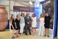 La consejera de Economía, Empresas y Empleo, Patricia Franco, firma, en la Oficina de Promoción Turística de Castilla-La Mancha en Madrid, un convenio de colaboración en materia de promoción con el rector de la UCLM