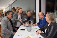 El vicepresidente de Castilla-La Mancha, José Luis Martínez Guijarro, asiste a la cata didáctica que organiza la Fundación Tierra de Viñedos.
