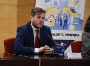 El consejero de Fomento, Nacho Hernando, inaugura la sesión informativa sobre las ayudas a la rehabilitación de edificios en Albacete