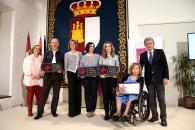 Cospedal entrega los distintivos de excelencia en igualdad, conciliación y responsabilidad social empresarial 1