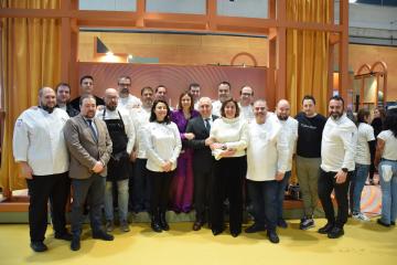 imagen de la noticia El Gobierno de Castilla-La Mancha reconocerá con chaquetillas y placas a los 82 embajadores de la marca gastronómica regional Raíz Culinaria