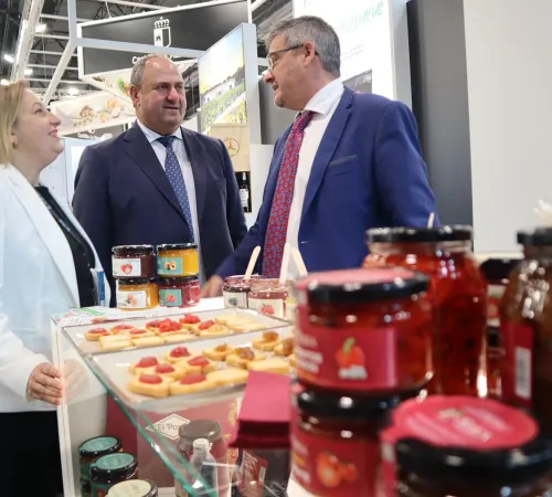 EL CONSEJERO DE AGRICULTURA, GANADERÍA Y DESARROLLO RURAL ASISTE A LA INAUGURACIÓN DEL 39 SALÓN GOURMET