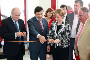 Araújo, inaugura en Villarroledo (Albacete) un vivero de empresas