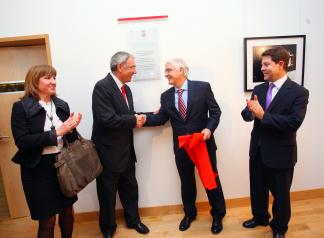 Barreda inauguró el Paraninfo Envases de Cartón