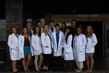 El Complejo Hospitalario Universitario de Albacete forma a más de sesenta alumnos norteamericanos durante este verano 