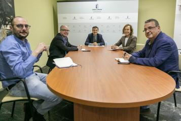 Reunión con veterinarios de la Consejería de Agricultura