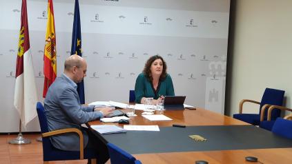 El Gobierno de Castilla-La Mancha traslada a la Asociación Empresa Familiar las medidas diseñadas para impulsar su recuperación 
