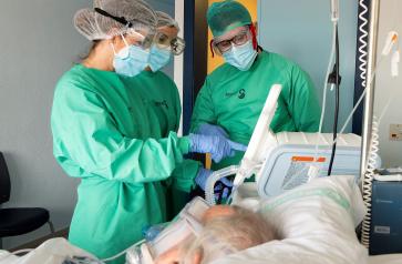 Castilla-La Mancha continúa reduciendo el número de hospitalizados por COVID, tanto en cama como en UCIS