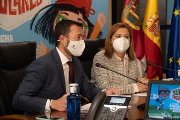 La consejera de Educación, Cultura y Deportes, Rosa Ana Rodríguez, y el consejero de Desarrollo Sostenible, José Luis Escudero, presentan una nueva edición del concurso escolar ‘Supercirculares’