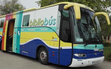 Gobierno regional y Diputación de Albacete renuevan el convenio para que el servicio de bibliobús siga acercando la lectura a las localidades más pequeñas de esta provincia