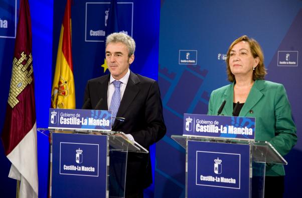 Leandro Esteban y María Luisa Soriano en la rueda de prensa posterior al Consejo de Gobierno