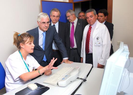 Barreda observa las nuevas tecnologías  en el CEDT de Almadén