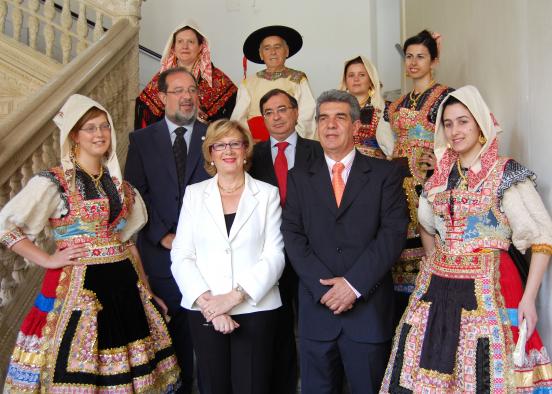 Herrero con el alcalde de Lagartera