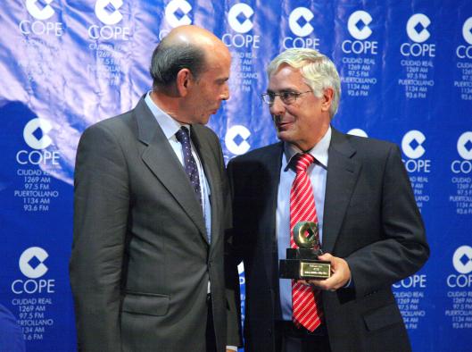 Barreda recibió ayer el Premio Popular 2009 de la Cadena COPE