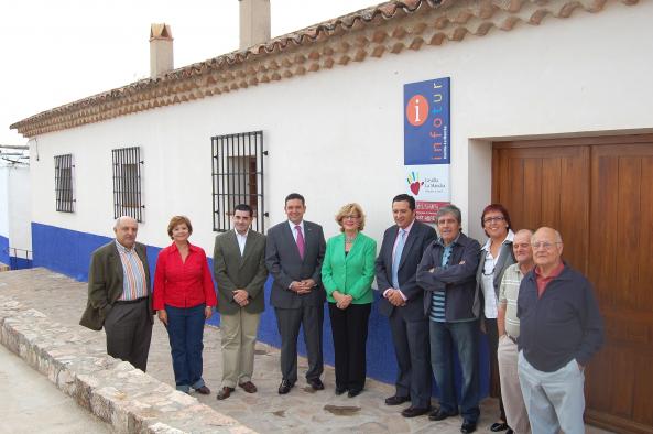 Herrero visitó esta semana la Oficina de Información Turística de Campo de Criptana