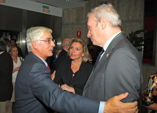 Barreda saluda al profesor Jesús Neira