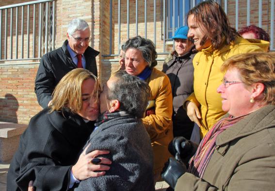 Barreda y Chacón saludan a los vecinos de Mestanza (Ciudad Real)