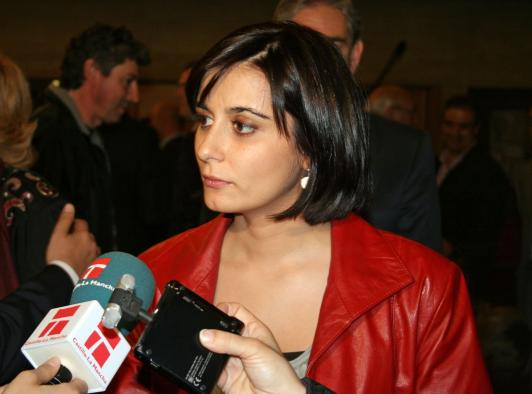 Isabel Rodríguez atiende a los periodistas en Guadalajara