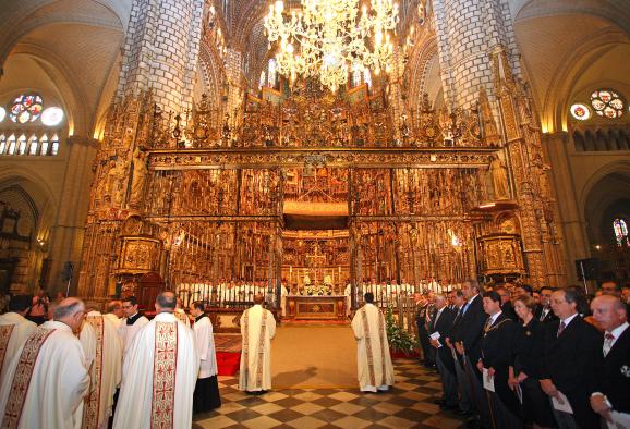 Barreda junto a Francisco Pardo, en la Santa Misa del Corpus Christi en Toledo
