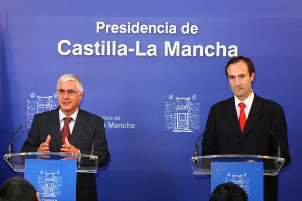 Barreda durante la rueda de prensa con Menéndez