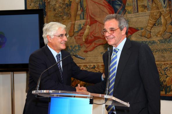 Barreda saluda al presidente de Telefónica, César Alierta