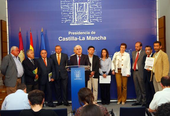 Barreda anunció hoy que va a impulsar un almacenamiento nacional de aceite para regular el precio de este producto y garantizar el futuro del sector olivarero tras  su r