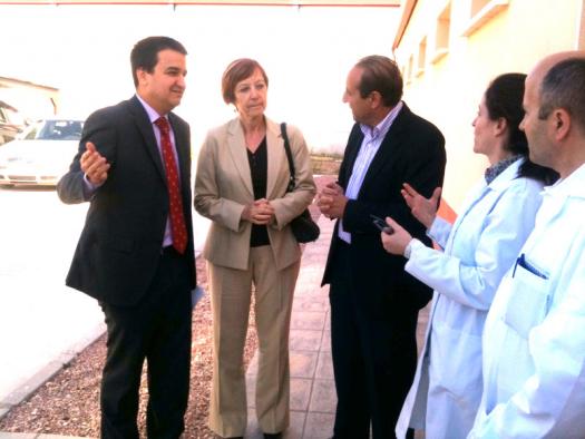 Martínez Arroyo visita junto a Margarita Arboix la explotación avícola HERPOGA, S.L