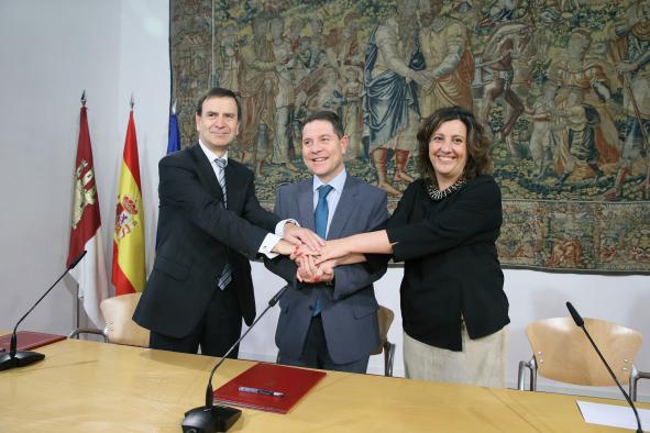 El presidente García-Page firma un convenio con Aernova para la fabricación de puertas para el Airbus A350