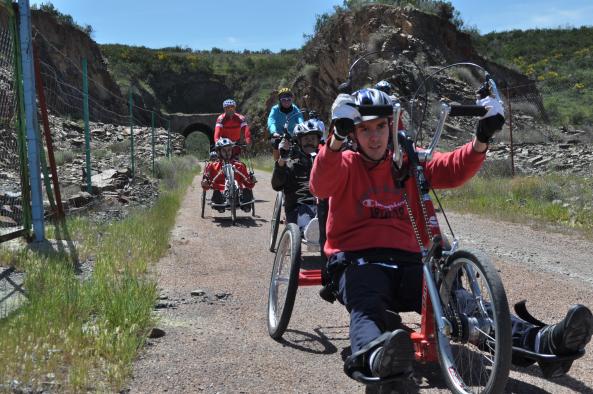 Ciclistas del hospital nacional de parapléjicos