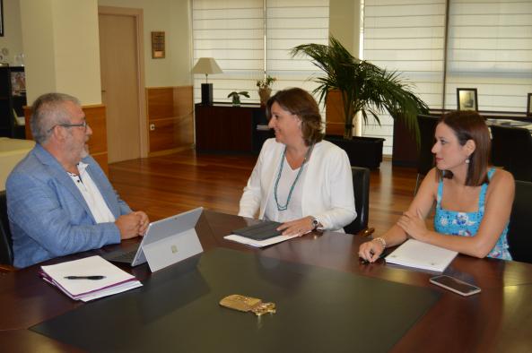 El Gobierno de Castilla-La Mancha trabaja en la promoción turística de la región de la mano de Renfe