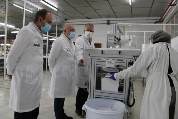 Visita a la empresa homologada de fabricación de mascarillas y batas LilloTex en Albacete
