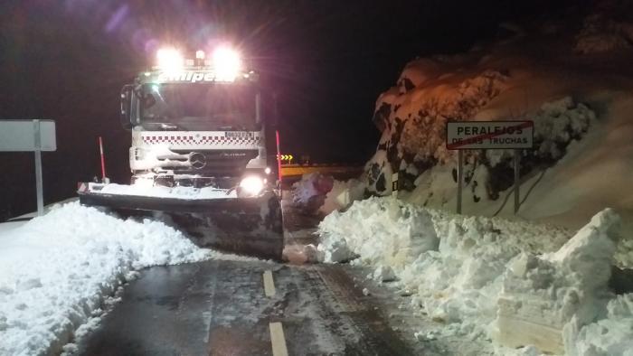 El Gobierno regional sigue actuando en las carreteras priorizando asistencia sanitaria y a equipos de suministro para reparar averías 