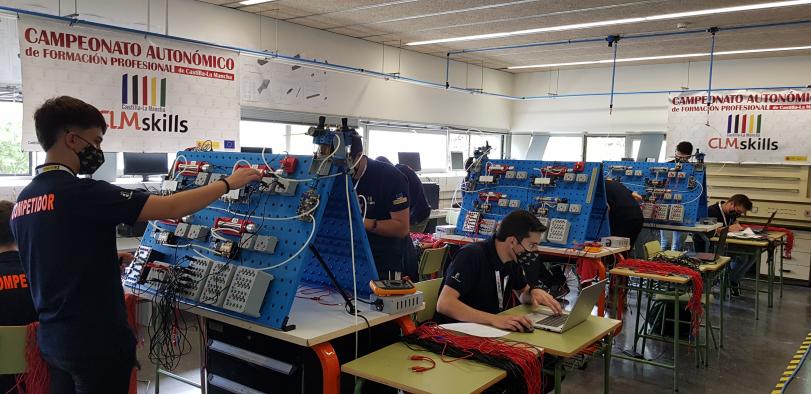 Un total de 211 alumnos y alumnas de 55 centros educativos participan en los campeonatos regionales de Formación Profesional ‘CLMSkills’