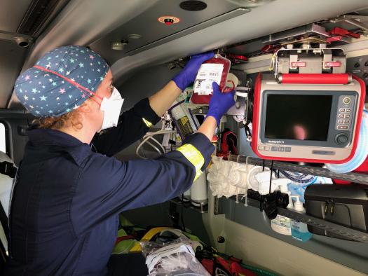 El helicóptero sanitario de Ciudad Real ha realizado más de medio centenar de transfusiones extrahopitalarias a pacientes afectados por traumatismos graves