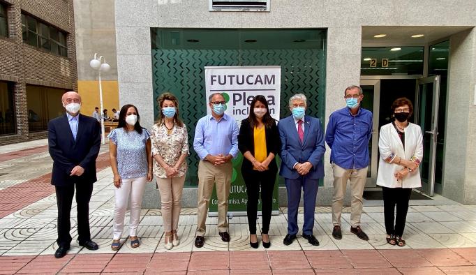 La consejera de Bienestar Social, Bárbara García Torijano, visita la sede de la Fundación Tutelar de Castilla-La Mancha (FUTUCAM)