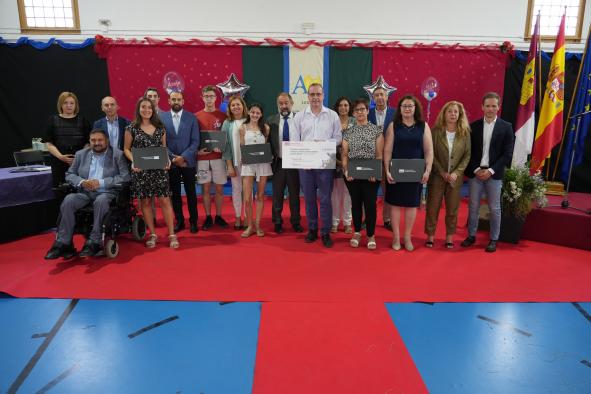 La consejera de Educación, Cultura y Deportes, Rosa Ana Rodríguez asiste al acto de entrega de premios del concurso para la creación del lema y piezas audiovisuales de las campañas de atracción de estudiantes a la universidad regional