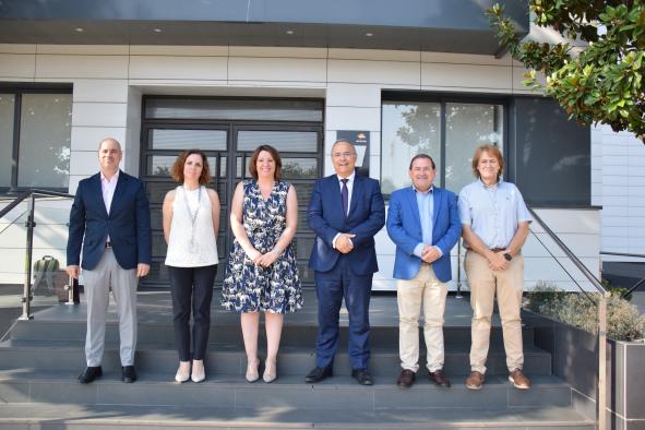 El Gobierno de Castilla-La Mancha traslada a Repsol su compromiso por continuar apoyando los proyectos de transformación industrial del Complejo en Puertollano