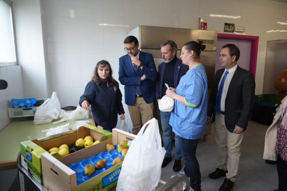 Visita al comedor escolar del colegio público ‘Remigio Laín’ de Yuncler