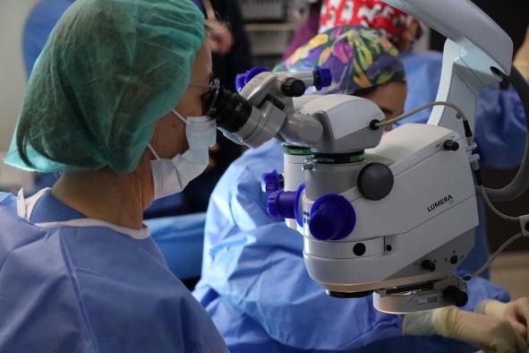 El Gobierno de Castilla-La Mancha dota de nuevo equipamiento tecnológico al servicio de Oftalmología del Hospital Universitario de Toledo