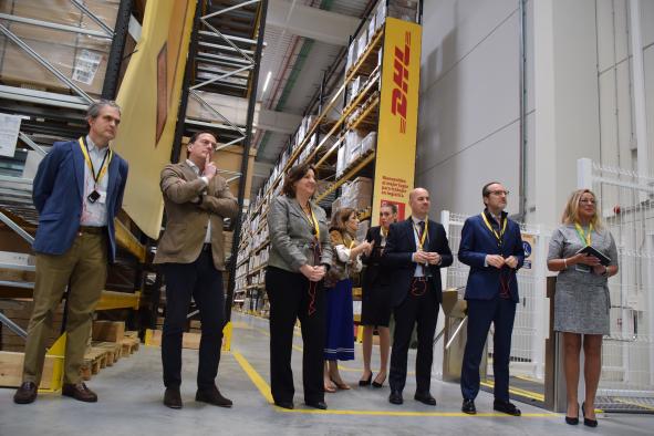  La consejera de Economía, Empresas y Empleo, Patricia Franco, inaugura la nueva nave logística de DHL e Ikea en Illescas. 