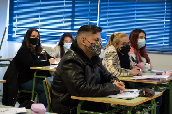 El Gobierno regional pondrá en marcha ocho nuevos ciclos formativos de FP de tres cursos y de Grado Básico en Centros de Educación para Personas Adultas