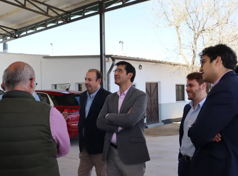 José Manuel Caballero, en una visita a la almazara La Senda