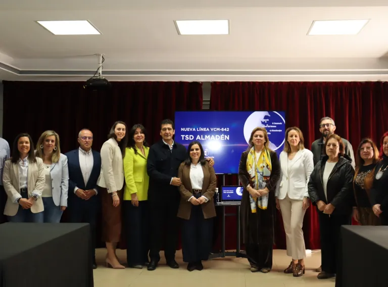 El programa de Transporte Sensible a la Demanda del Gobierno de Castilla-La Mancha llegará en verano a la comarca de Almadén para mejorar la movilidad y el acceso a servicios entre 8 municipios y que beneficiará a más de 11.400 habitantes. Esta mañana ha sido presentado el proyecto por el vicepresidente segundo del Gobierno de Castilla-La Mancha, José Manuel Caballero, en Chillón ante los alcaldes de las localidades que formarán parte de él.