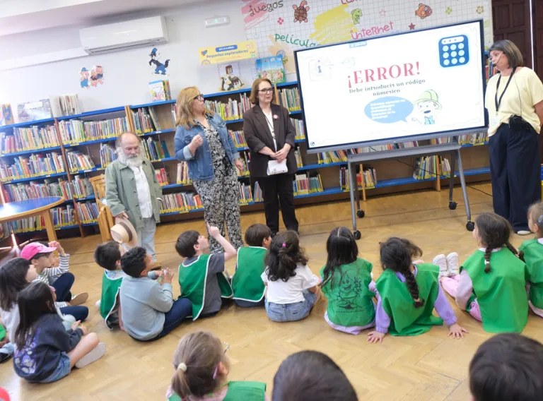 Carmen Terea Olmedo en la lectura del manifiesto con motivo del Día del Libro