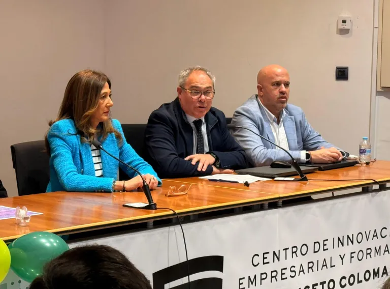 Castilla-La Mancha incrementa un 50% la financiación de los proyectos de párkinson y refuerza la atención con más plazas, inversión y servicios