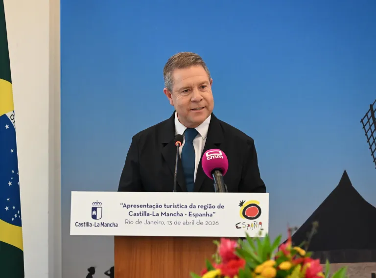 El presidente de Castilla-La Mancha, Emiliano García-Page, encabeza, en el hotel Belmond Copacabana de Río de Janeiro, un acto de promoción turística de la región en la ciudad carioca.