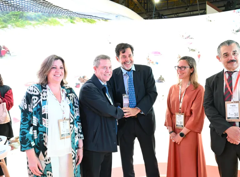 Visita al estand de la región en la Feria de Turismo WTM Latin América 2026